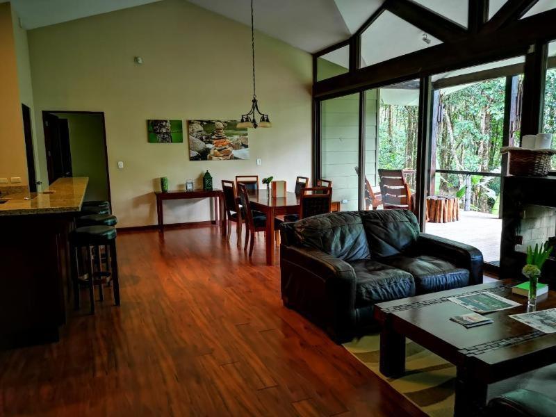 El Silencio Lodge & Spa Costa Rica Toro Amarillo Bilik gambar